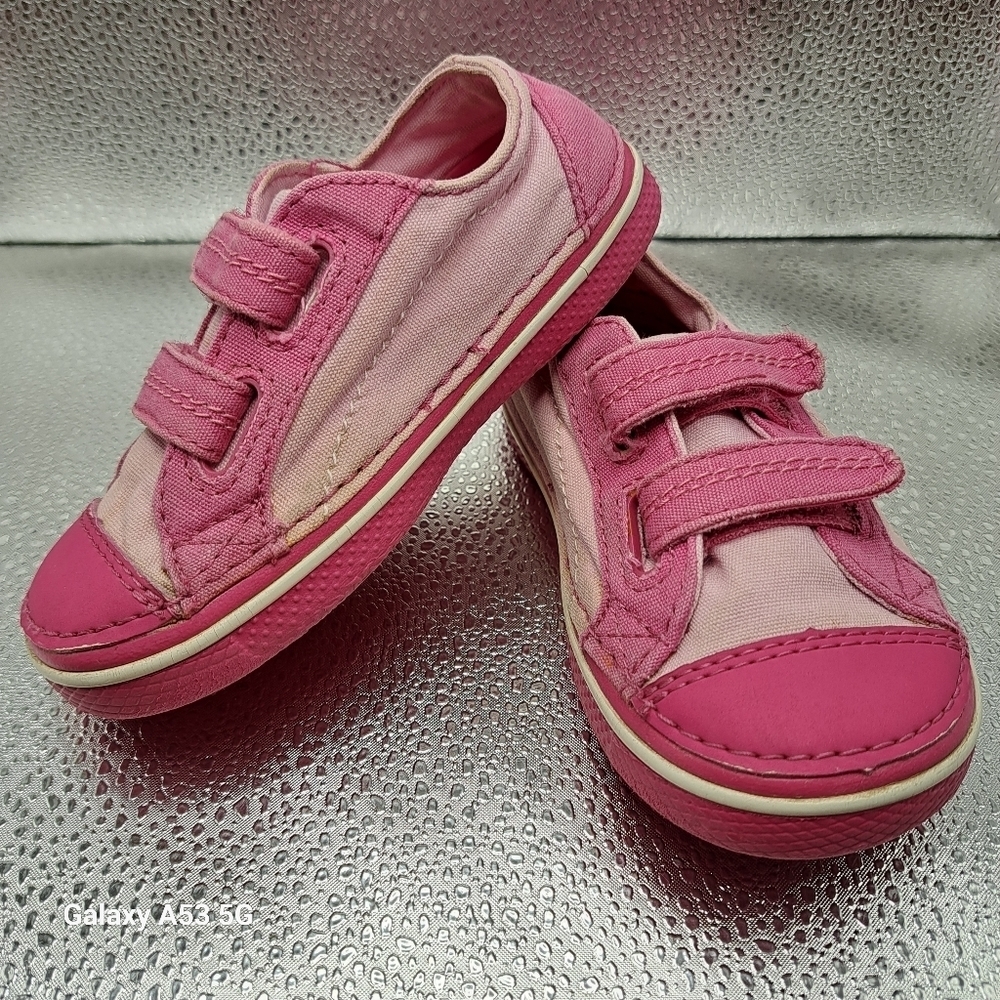 Crocs Two Tone Pink Sneakers Little Kids Size 10 (6.5")